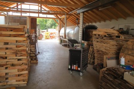 Bulgarien bei Herst. Geigen Bauer Holz .JPG