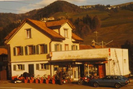 Liegenschaft gekauft konnte endlich in geheitzten Alten Coop Laden .JPG