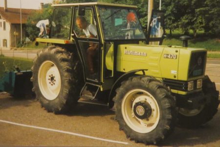 Erster Traktor Occ. verkauft .JPG