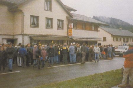 Freiwillige Gant 2000 sehr grosser Erfolg .JPG